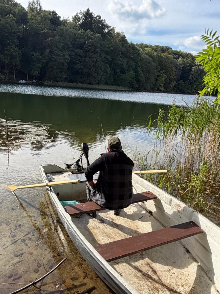 Domek do wynajęcia w Bogaczewie nad jeziorem Narie, w okolicy Morąga na Mazurach. Miejsce na spokojny wypoczynek blisko jeziora, lasu i plaży.